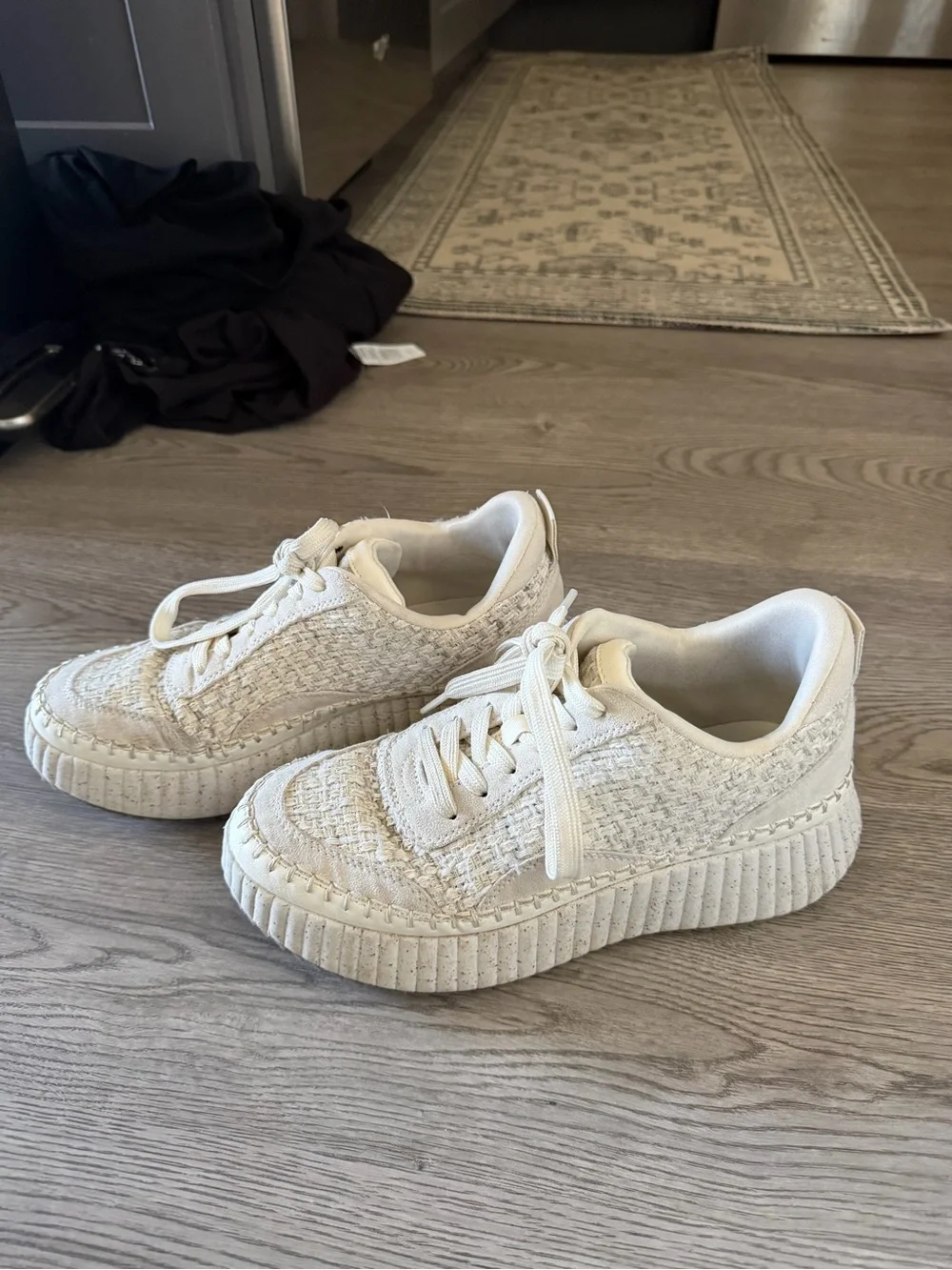 Universal Thread Cream Woven Lace-Up Women's Sneakers